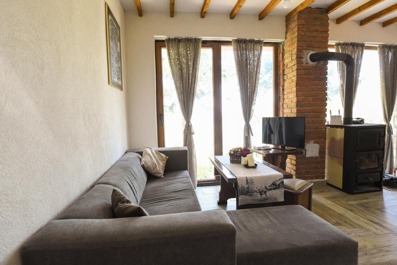 Cece'S Home Mavrovo Exterior photo
